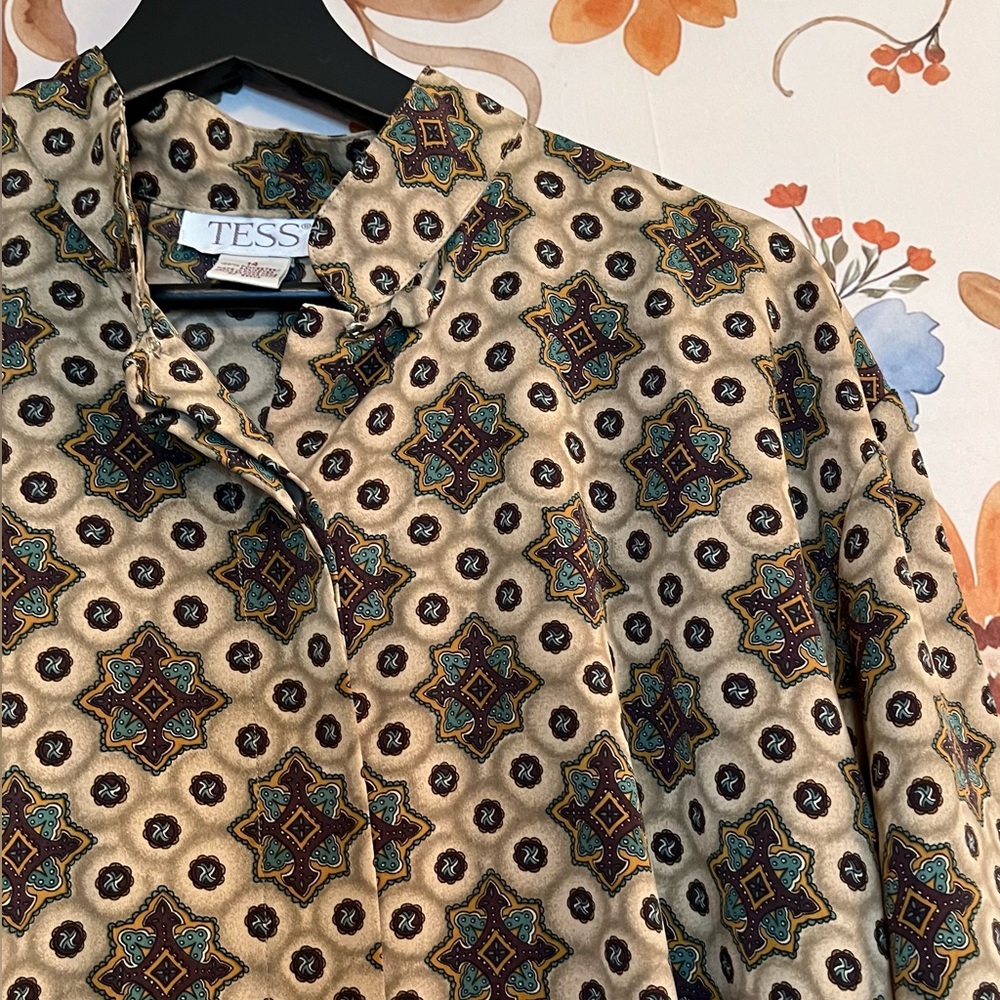 VTG Tess Womens 14 Ornate Print Button Down Lightweight Brown Workwear Blouse
